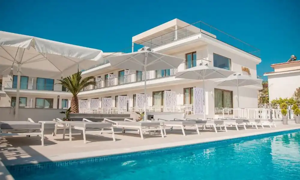 Laguna Resort